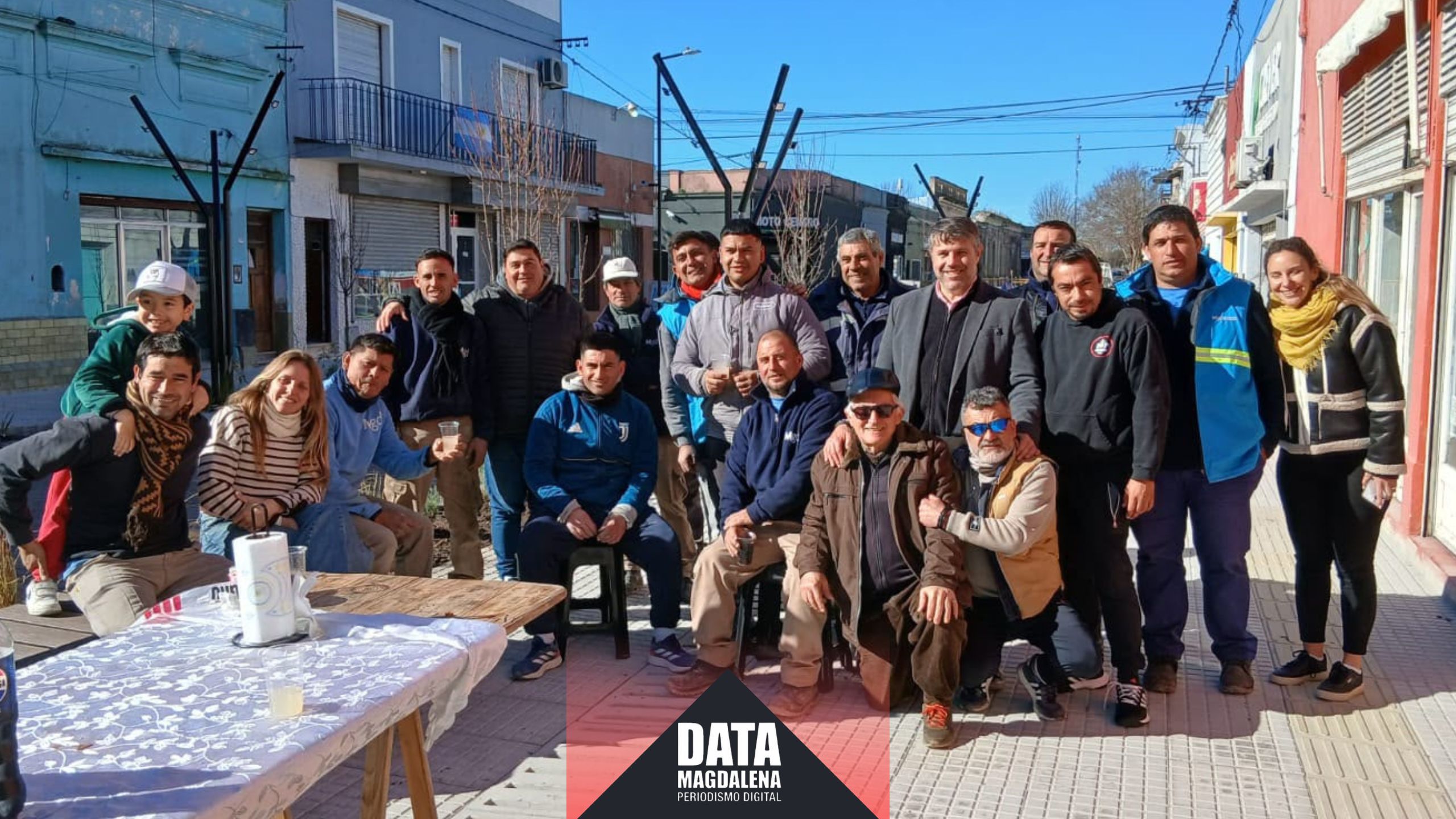 Un almuerzo, mucho agradecimiento: así fue el gesto de los comerciantes de Brenan